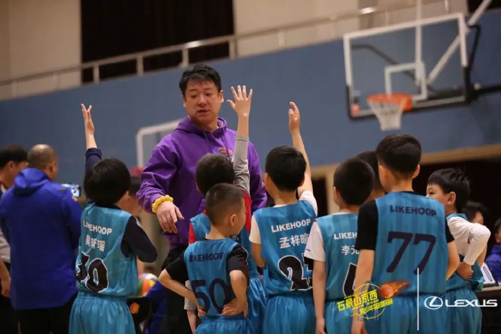 业余篮球爱好者如何借助智能反馈提高比赛表现_0
